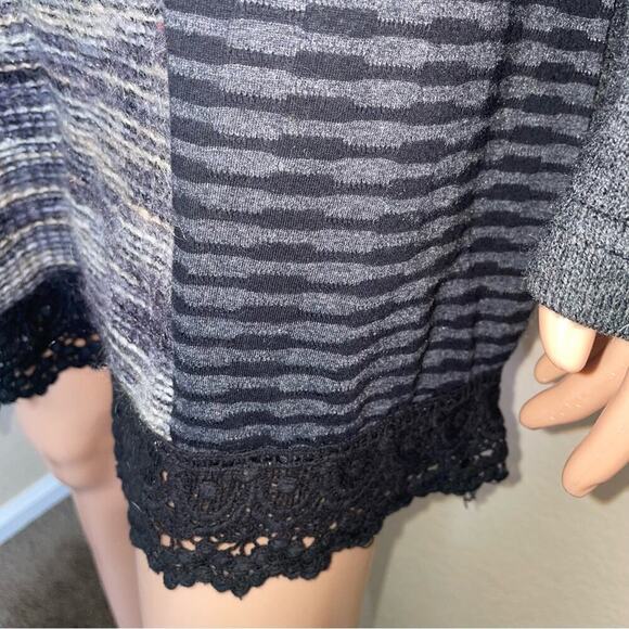 MOKA Sport Medium Charcoal Gray Artsy button lace embellished knit flirt SZ M - Picture 6 of 9